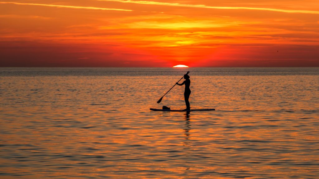 Stand-up-paddling kräftigt viele Muskeln