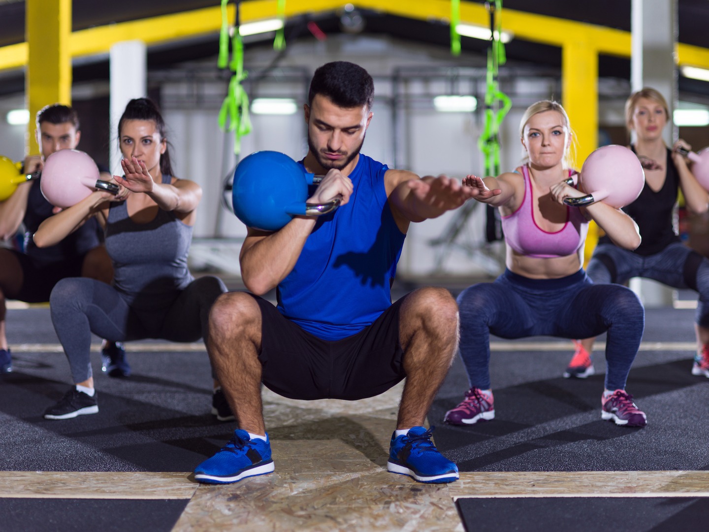 Тренировочные группы. Kettlebell clean&Press упражнение. Clean and Press Kettlebell. Фото для группы по тренировкам в к. Спортсмен делает добро.