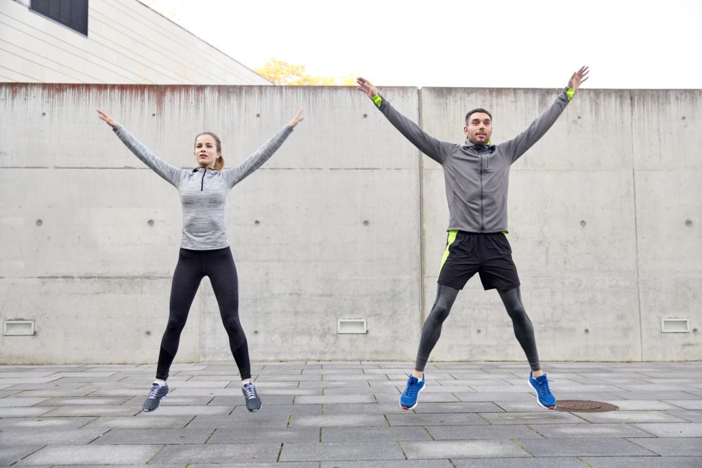 HIIT-Übungen mit Hampelmann
