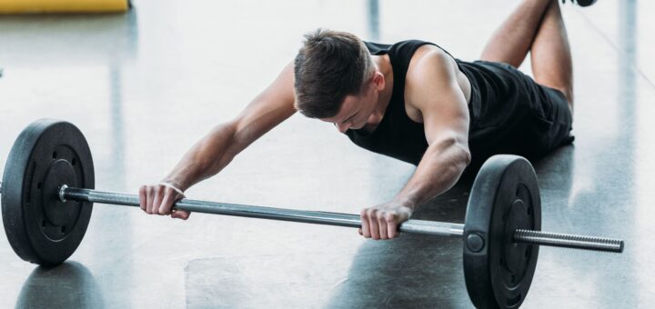 Barbell Rollout ist nur für gut trainierte Sportler geeignet